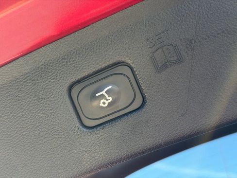 Certified 2022 Ford Edge ST image 25