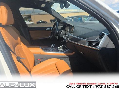 Used 2022 BMW X7 xDrive40i w/ M Sport Package AWD/4WD image 7