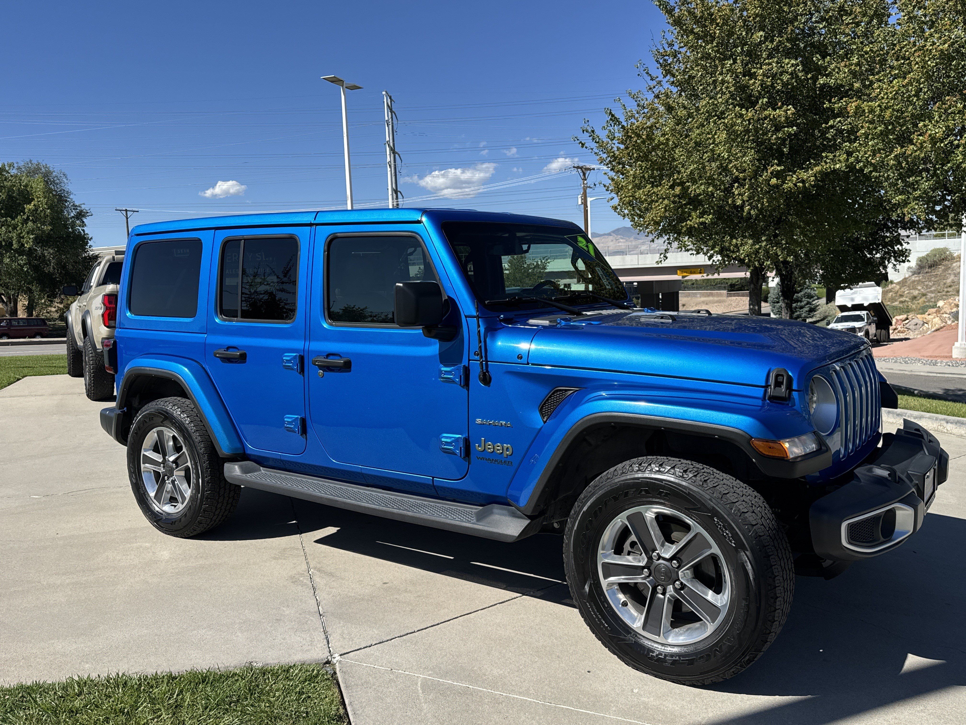 Used 2021 Jeep Wrangler Unlimited Sahara AWD/4WD image 7