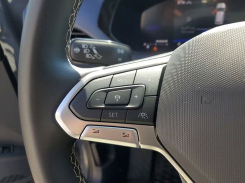 Used 2024 Volkswagen Taos SE image 26