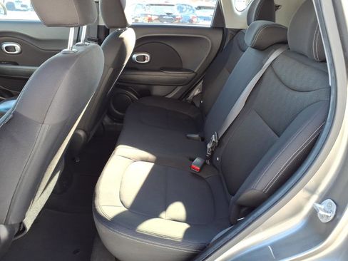Used 2016 Kia Soul image 9