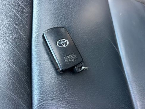 Used 2021 Toyota Tundra SR5 AWD/4WD image 34