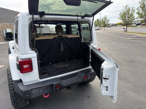 Used 2018 Jeep Wrangler Rubicon w/ Uconnect 4C Nav & Sound Group AWD/4WD image 13