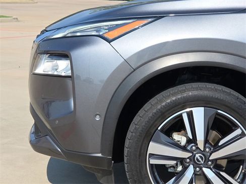 Used 2023 Nissan Rogue SL w/ SL Premium Package image 5