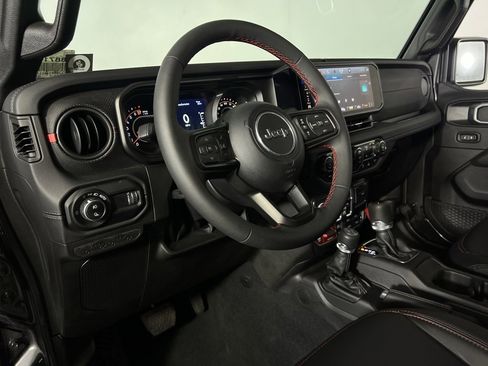 Used 2024 Jeep Gladiator Rubicon image 22