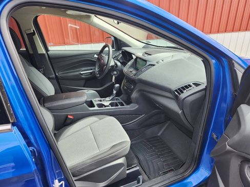 Used 2017 Ford Escape SE w/ Equipment Group 201A AWD/4WD image 13