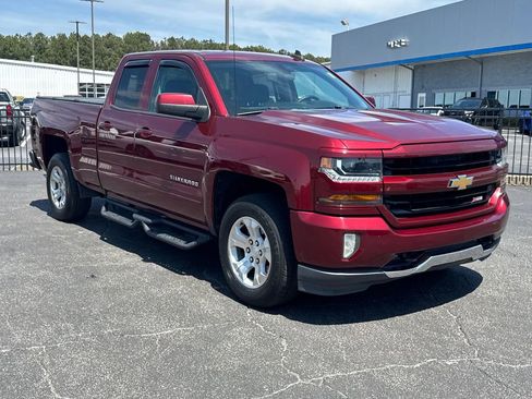 Used 2017 Chevrolet Silverado 1500 LT w/ All Star Edition AWD/4WD image 4