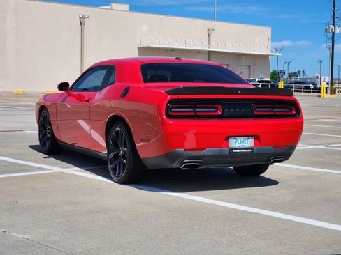 Used 2020 Dodge Challenger GT w/ Blacktop Package RWD image 7