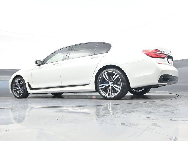 Used 2019 BMW 750i xDrive w/ Executive Package AWD/4WD image 36