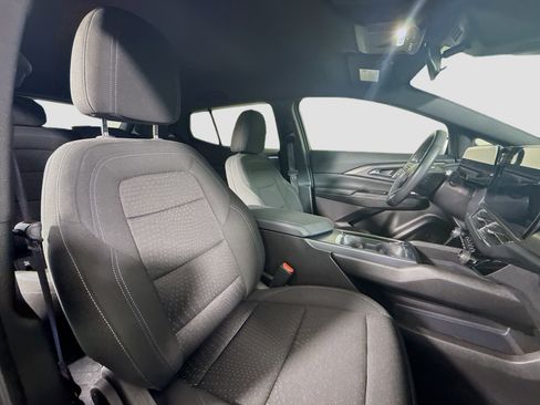 Used 2025 Chevrolet Equinox EV LT image 26