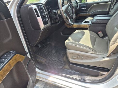 Used 2015 GMC Sierra 2500 SLT w/ Suspension Package, Off-Road AWD/4WD image 11