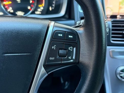 Used 2017 Volvo XC60 T5 Dynamic w/ Preferred Option Package image 32