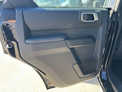 New 2025 Ford Bronco 4-Door image 31