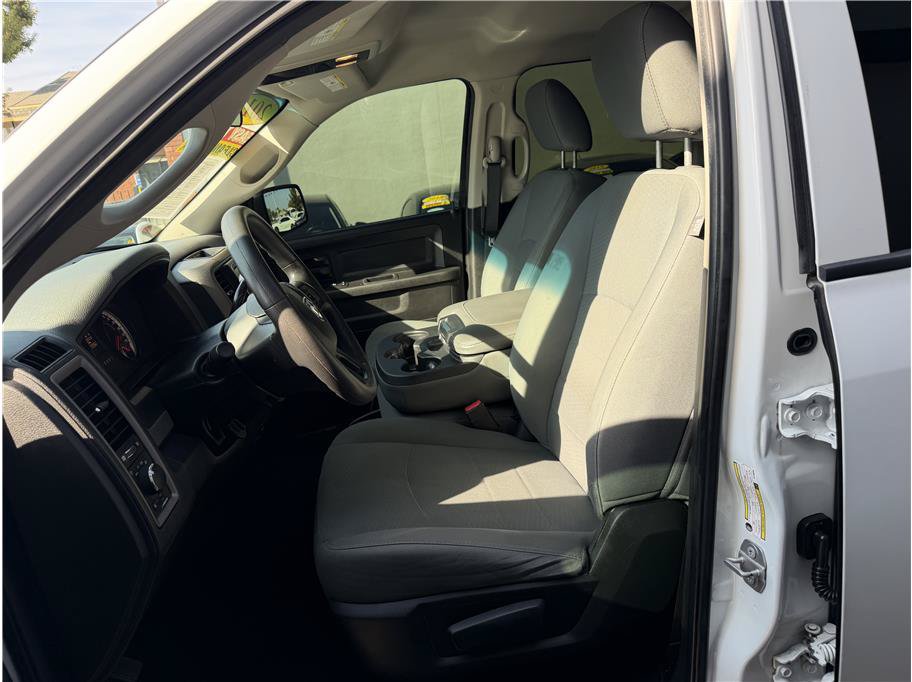 Used 2018 RAM 2500 Tradesman w/ Chrome Appearance Group AWD/4WD image 9