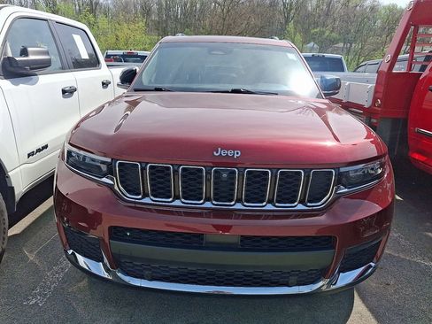 Used 2023 Jeep Grand Cherokee L Limited w/ Luxury Tech Group II AWD/4WD image 2