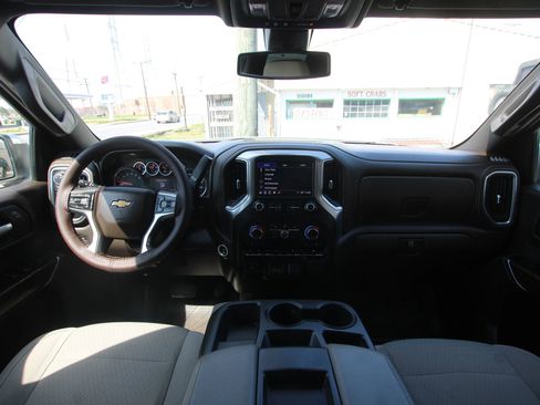 Used 2019 Chevrolet Silverado 1500 LT w/ Convenience Package image 12