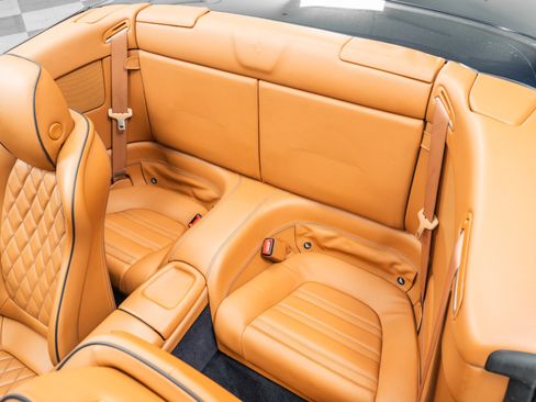 Used 2010 Ferrari California RWD image 16
