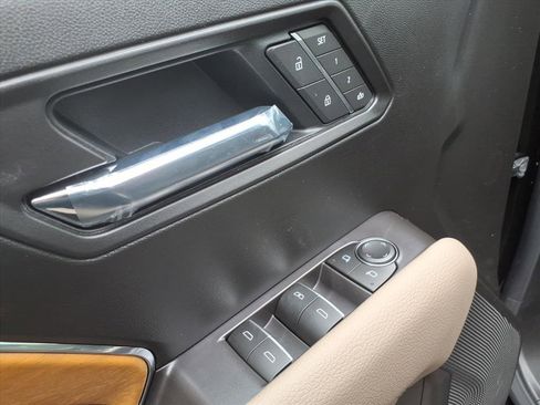 New 2026 GMC Canyon Denali image 14