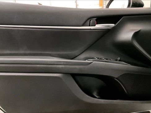 Used 2019 Toyota Camry SE image 22