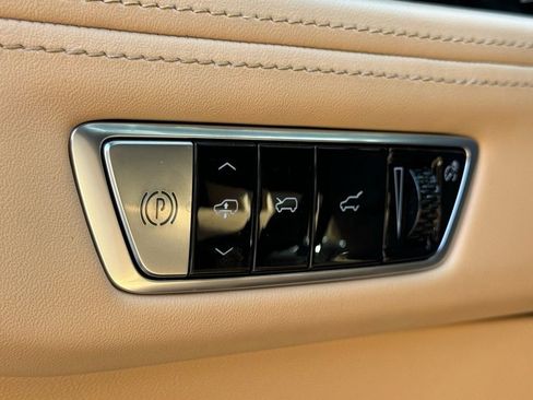 New 2025 Cadillac Escalade IQ Sport 2 w/ LPO, ONYX Package image 21