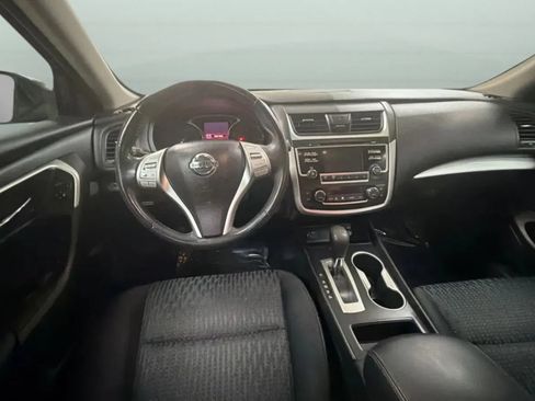 Used 2016 Nissan Altima 2.5 SV FWD image 10