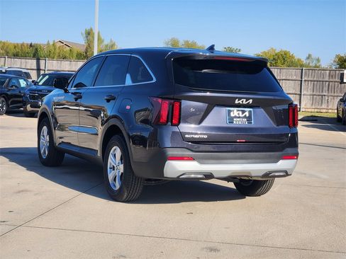 New 2026 Kia Sorento LX image 4