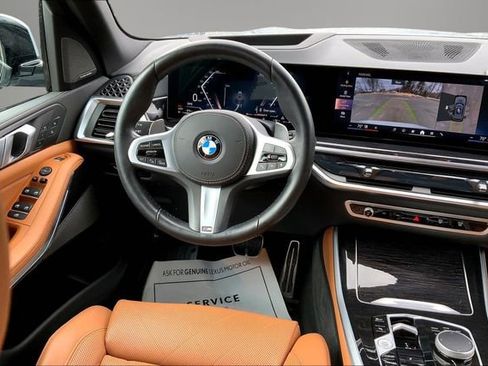 Used 2025 BMW X5 xDrive40i w/ M Sport Package image 5
