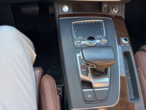 Used 2019 Audi Q5 2.0T Premium Plus w/ Premium Plus Package image 22