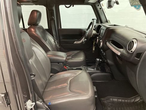Used 2016 Jeep Wrangler Unlimited Rubicon w/ Max Tow Package AWD/4WD image 23