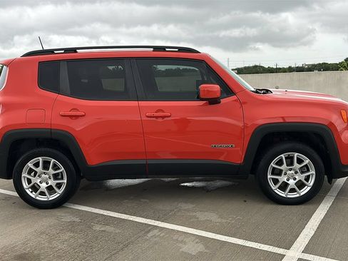 Used 2021 Jeep Renegade Latitude w/ Convenience Group AWD/4WD image 14