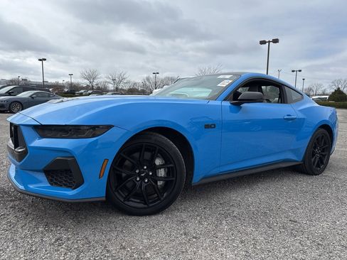 Used 2025 Ford Mustang GT Premium image 2