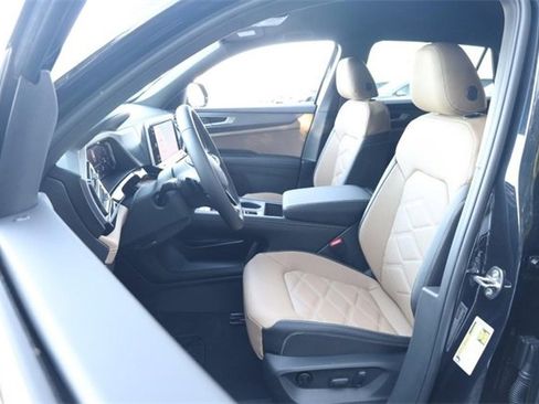 New 2026 Volkswagen Atlas Cross Sport SE image 7