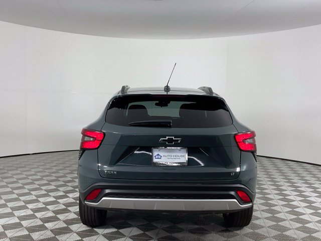 Used 2025 Chevrolet Trax LT FWD image 6