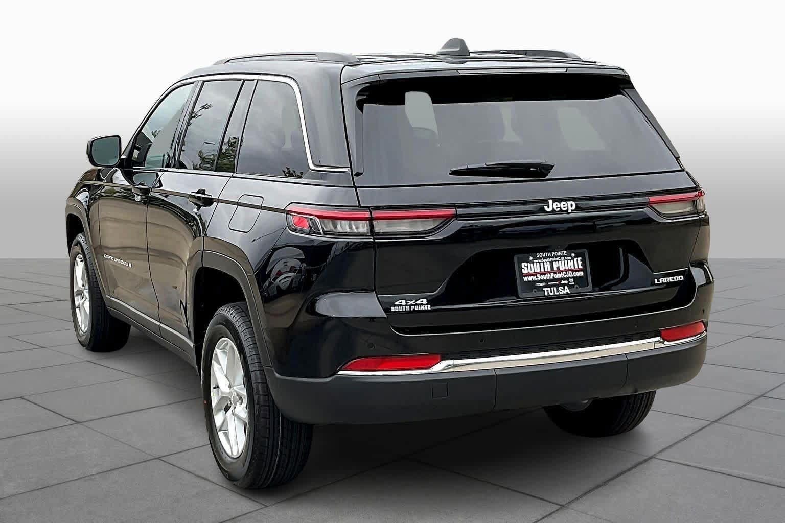 New 2025 Jeep Grand Cherokee Laredo X w/ Luxury Tech Group I AWD/4WD image 12