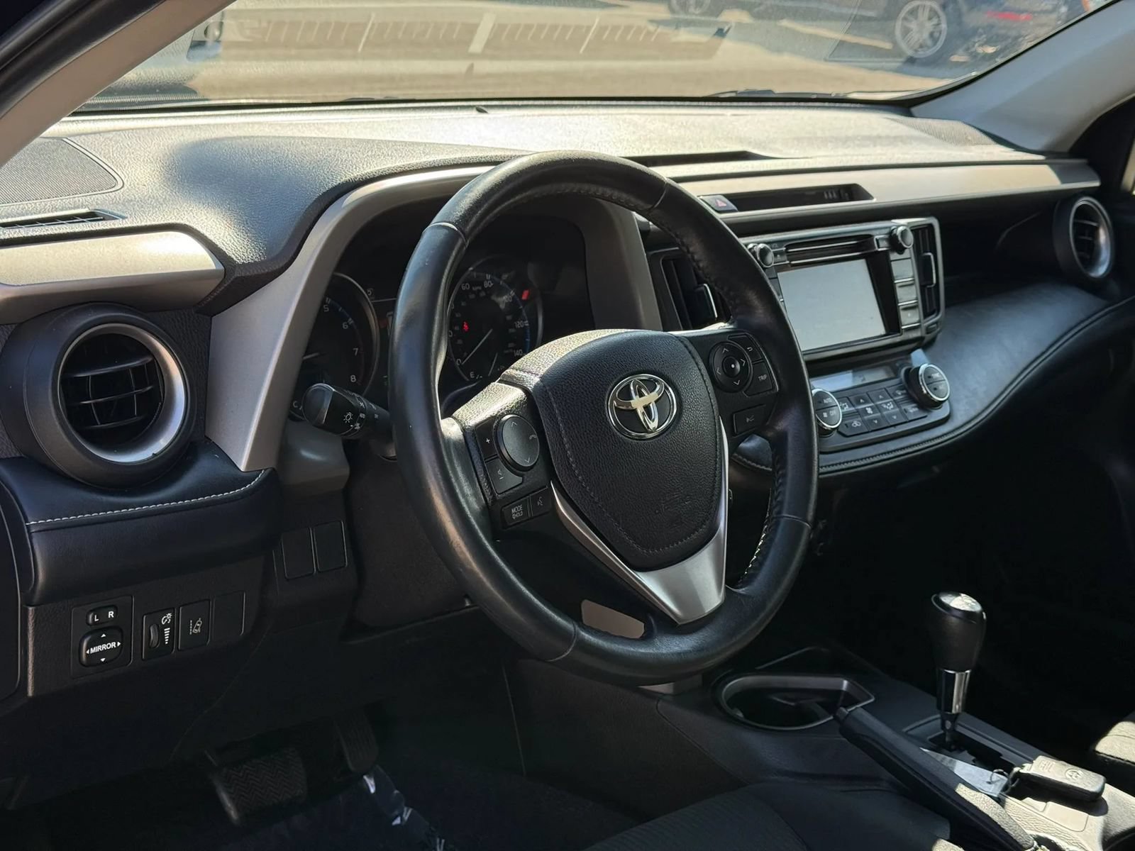 Used 2018 Toyota RAV4 XLE w/ Plus Extra Value Package FWD image 7