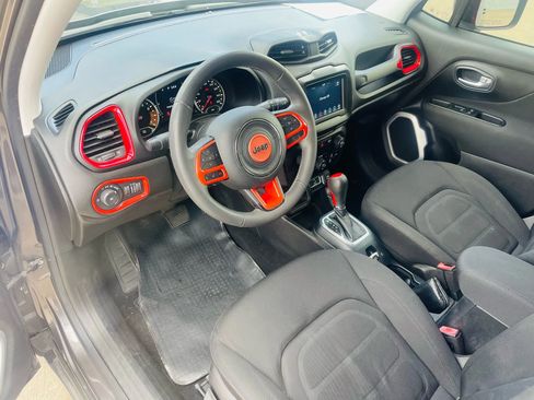 Used 2019 Jeep Renegade Latitude image 14