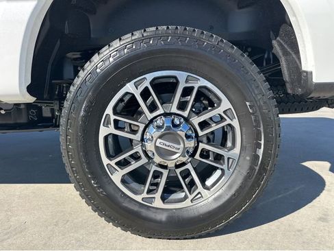 New 2026 Ford F250 Platinum w/ Platinum Plus Package AWD/4WD image 23