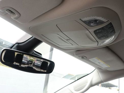 Used 2023 Chrysler Pacifica Touring-L FWD image 26