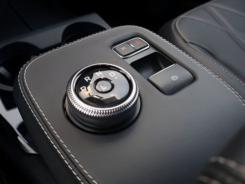 Used 2022 Ford Mustang Mach-E Select image 40