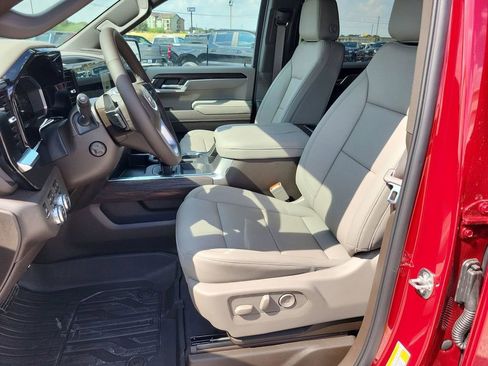 New 2026 GMC Sierra 1500 SLT image 13