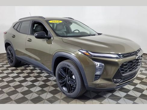 Used 2024 Chevrolet Trax ACTIV w/ Driver Confidence Package image 1