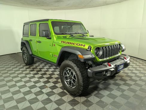 Used 2025 Jeep Wrangler Unlimited Rubicon image 5