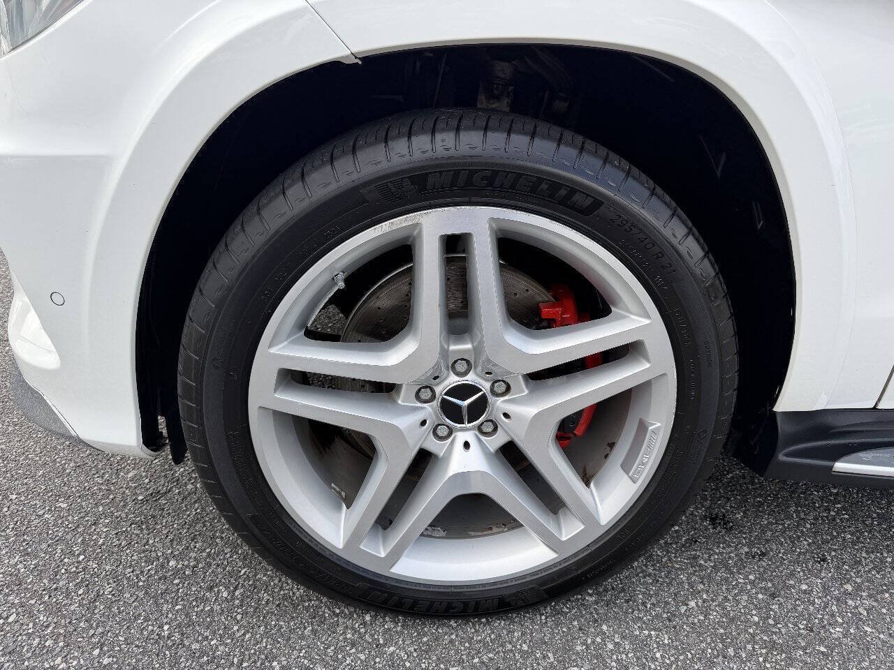 Used 2014 Mercedes-Benz GL 550 4MATIC image 30