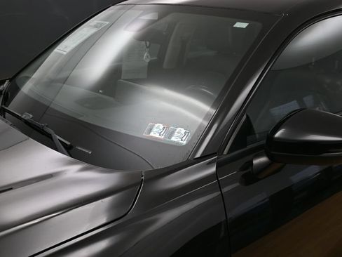 Used 2025 Honda HR-V EX-L image 3