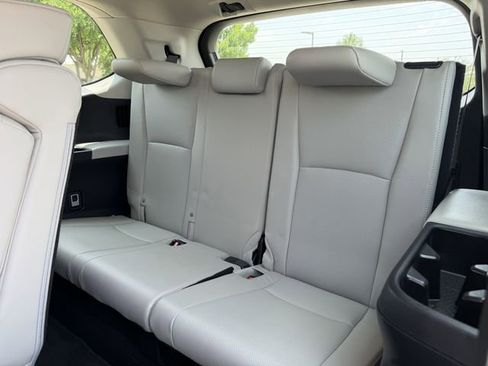 Used 2024 Toyota Grand Highlander AWD image 30