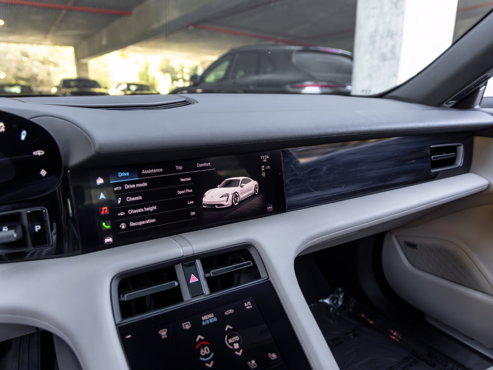 Certified 2022 Porsche Taycan 4S AWD/4WD image 32