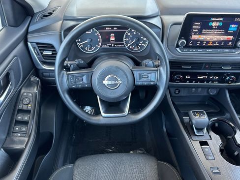 Used 2024 Nissan Rogue SV FWD image 27