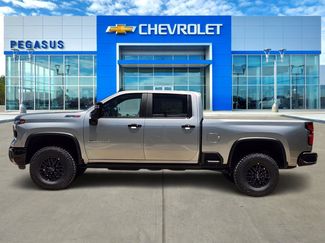 New 2026 Chevrolet Silverado 2500 ZR2 AWD/4WD video 3