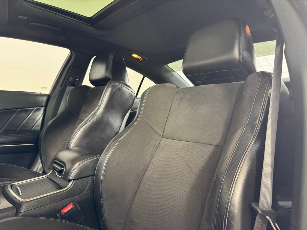 Used 2018 Dodge Charger R/T w/ Plus Group RWD image 13