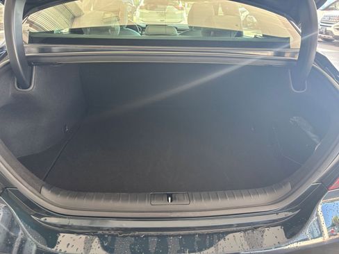 Used 2025 Genesis G70 2.5T image 32